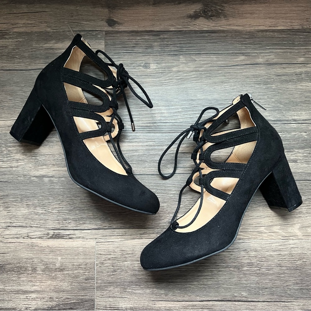 Unisa Scalloped Suede Lace Up Uncalete Pump Block Heels Black Size 7